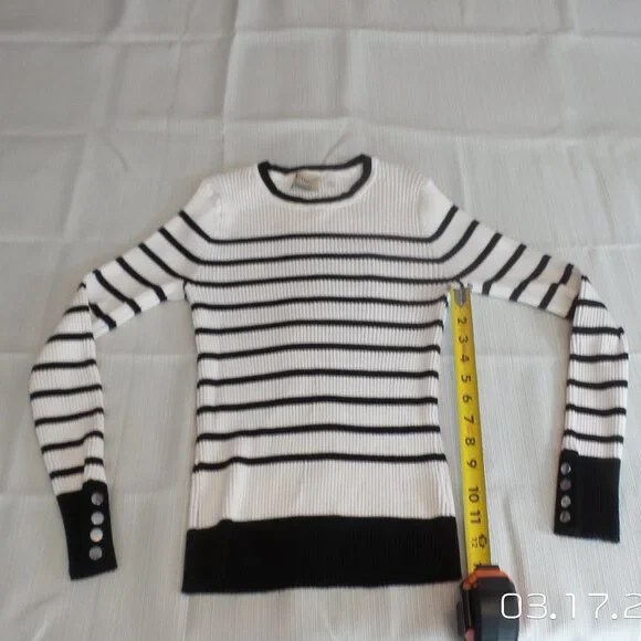 ELIE TAHARI Women's Sweater White w/Black Stripes Size Medium Like NEW - Picture 1 of 9